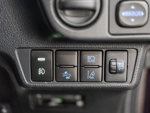 Универсал Toyota Corolla Fielder 2017 года, 1315000 рублей, Красноярск