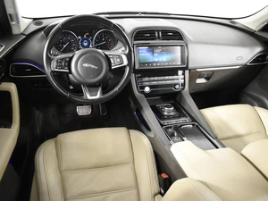 Внедорожник Jaguar F-Pace 2018 года, 3154900 рублей, Казань