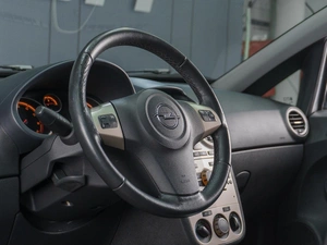Хетчбэк Opel Corsa 2007 года, 479000 рублей, Сургут