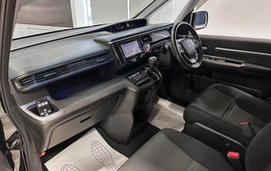 Минивэн Honda Stepwgn Spada 2017 года, 1797000 рублей, Красноярск