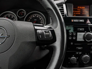 Минивэн Opel Zafira 2011 года, 680000 рублей, Краснодар