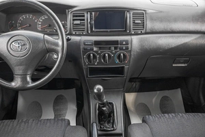 Седан Toyota Corolla 2002 года, 609000 рублей, Барнаул