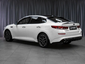 Седан Kia Optima 2018 года, 1989000 рублей, Тюмень