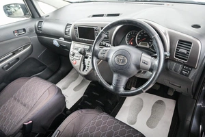 Минивэн Toyota Wish 2004 года, 849000 рублей, Красноярск