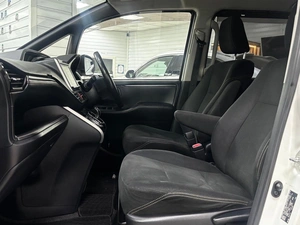 Минивэн Toyota Esquire 2015 года, 1695000 рублей, Ачинск
