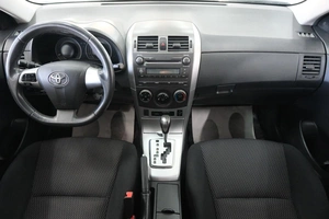 Седан Toyota Corolla 2011 года, 1239000 рублей, Омск