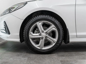 Седан Hyundai Sonata 2018 года, 1800000 рублей, Красноярск