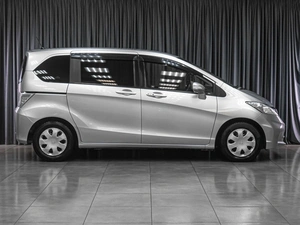 Минивэн Honda Freed 2012 года, 1049000 рублей, Тюмень