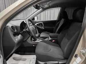 Внедорожник Toyota RAV4 2010 года, 1260000 рублей, Красноярск