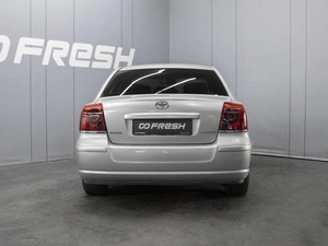 Седан Toyota Avensis 2004 года, 660000 рублей, Омск