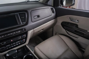 Минивэн Kia Carnival 2019 года, 2949000 рублей, Томск