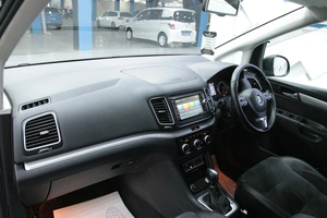 Минивэн Volkswagen Sharan 2015 года, 1398000 рублей, Солонцы