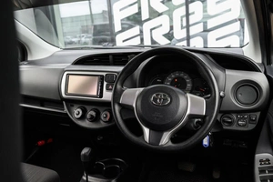 Хетчбэк Toyota Vitz 2015 года, 939000 рублей, Ульяновск