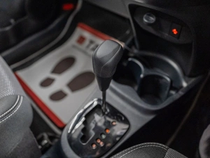 Хетчбэк Toyota Vitz 2019 года, 1080000 рублей, Красноярск