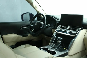 Внедорожник Toyota Land Cruiser 2021 года, 10390000 рублей, Красноярск