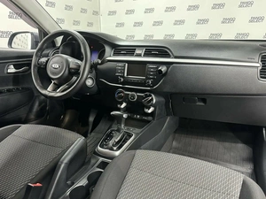Седан Kia Rio 2017 года, 1260000 рублей, Красноярск