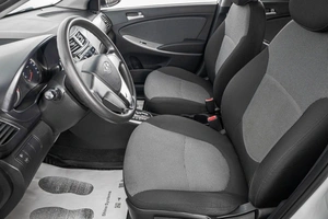 Седан Hyundai Solaris 2013 года, 849000 рублей, Барнаул
