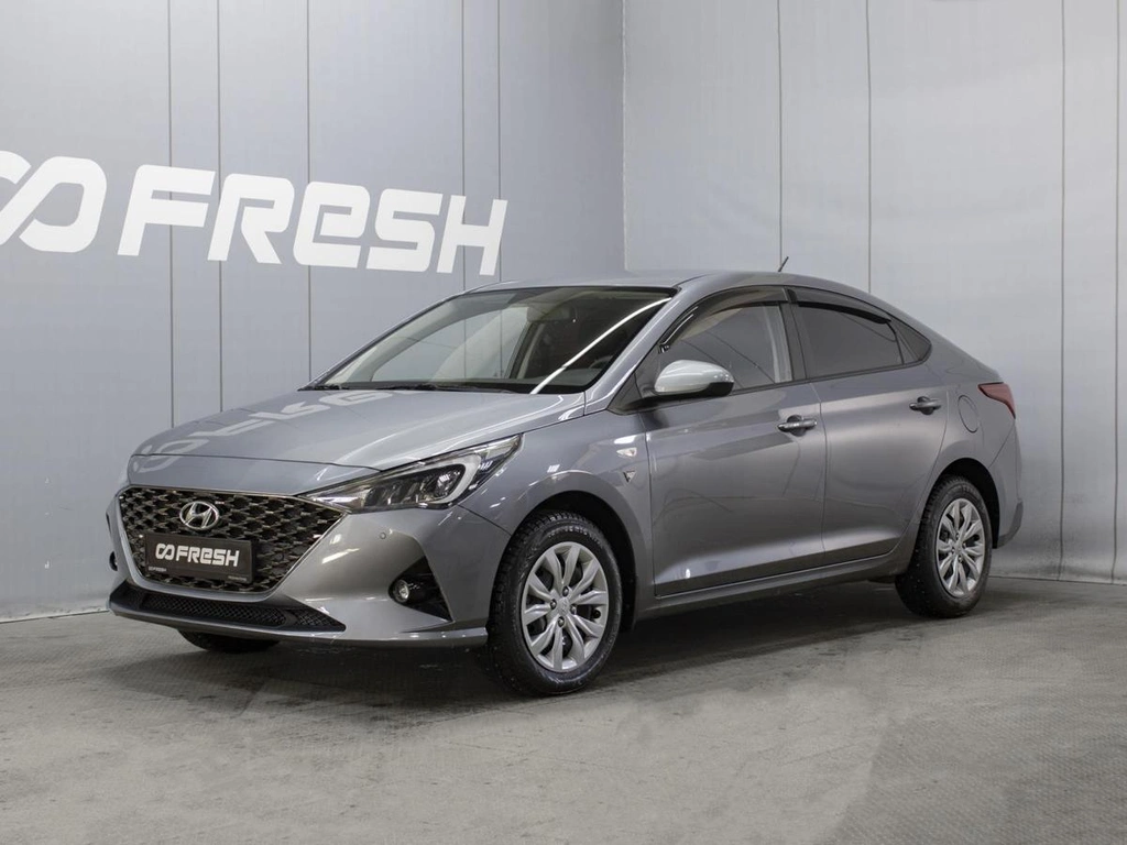 Седан Hyundai Solaris 2020 года, 1890000 рублей, Омск