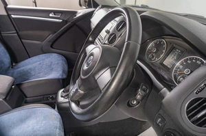 Внедорожник Volkswagen Tiguan 2012 года, 1259000 рублей, Томск