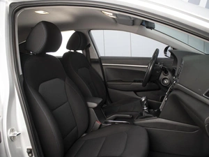 Седан Hyundai Elantra 2018 года, 1400000 рублей, Омск