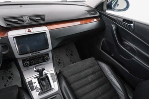 Седан Volkswagen Passat 2010 года, 889000 рублей, Красноярск