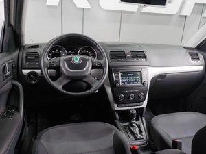 Внедорожник Skoda Yeti 2014 года, 969000 рублей, Тюмень
