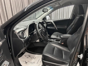 Внедорожник Toyota RAV4 2017 года, 2775000 рублей, Красноярск
