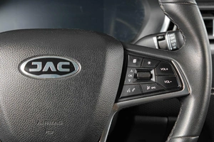 Лифтбек JAC J7 2023 года, 1699000 рублей, Тюмень