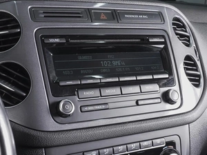 Внедорожник Volkswagen Tiguan 2012 года, 1350000 рублей, Ростов-на-Дону