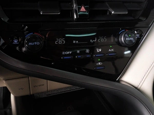 Седан Toyota Camry 2022 года, 4070000 рублей, Красный Пахарь