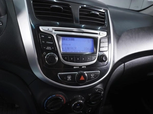 Седан Hyundai Solaris 2011 года, 899000 рублей, Ростов-на-Дону