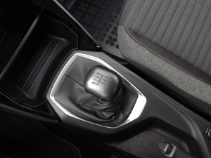 Внедорожник Peugeot 2008 2021 года, 1890000 рублей, Владимир
