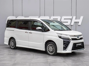 Минивэн Toyota Voxy 2021 года, 3190000 рублей, Краснодар