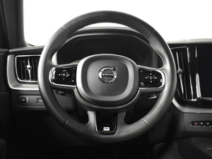 Внедорожник Volvo XC60 2019 года, 4989900 рублей, Казань