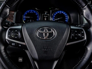 Седан Toyota Camry 2016 года, 2199000 рублей, Тюмень