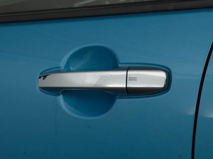 Внедорожник Toyota Raize 2020 года, 1749999 рублей, Москва