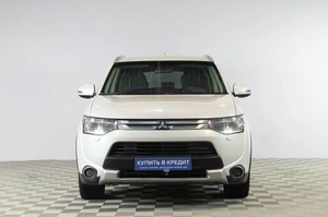 Внедорожник Mitsubishi Outlander 2014 года, 1679000 рублей, Челябинск