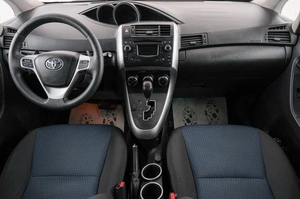 Минивэн Toyota Verso 2013 года, 1289000 рублей, Красноярск