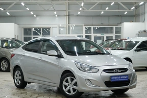 Седан Hyundai Solaris 2013 года, 769000 рублей, Омск