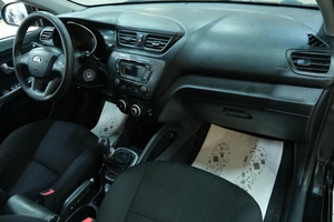 Седан Kia Rio 2013 года, 599000 рублей, Омск
