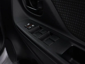 Хетчбэк Toyota Vitz 2018 года, 999654 рублей, Москва