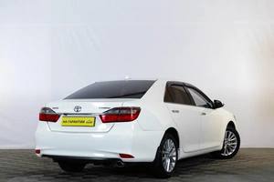 Седан Toyota Camry 2017 года, 2299000 рублей, Тюмень