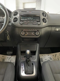 Внедорожник Volkswagen Tiguan 2011 года, 1387000 рублей, Солонцы