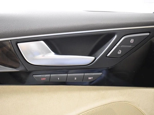 Седан Audi A8 2013 года, 1994900 рублей, Казань