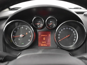 Хетчбэк Opel Astra 2013 года, 723200 рублей, Казань