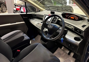 Минивэн Honda Freed 2010 года, 998000 рублей, Красноярск