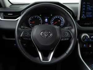 Внедорожник Toyota RAV4 2019 года, 3924444 рублей, Москва