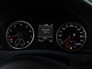 Внедорожник Volkswagen Tiguan 2011 года, 1399000 рублей, Тюмень