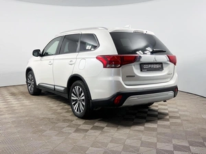 Внедорожник Mitsubishi Outlander 2019 года, 1879900 рублей, Казань