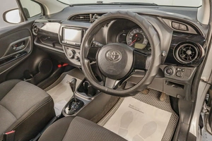 Хетчбэк Toyota Vitz 2019 года, 1189000 рублей, Челябинск